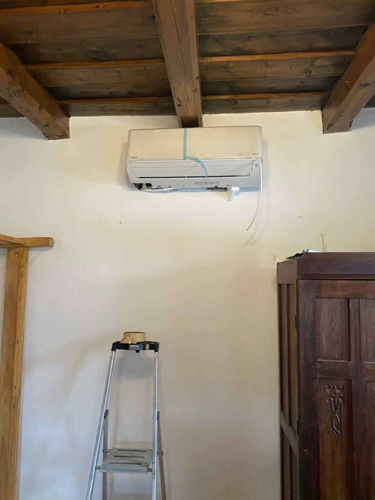 első klíma felszerelve, működésben a helységben