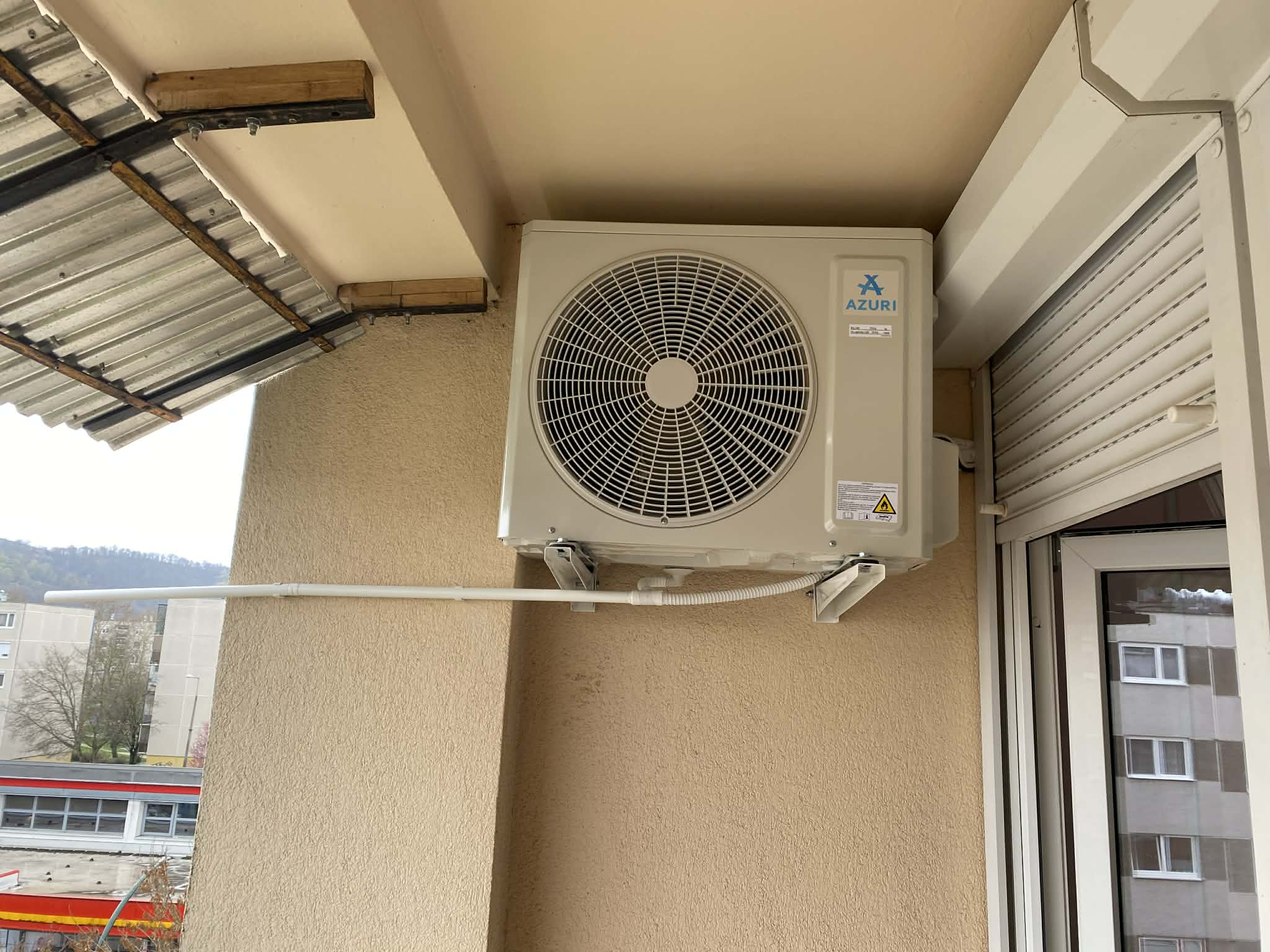 Kültéri klíma egység erkélyen