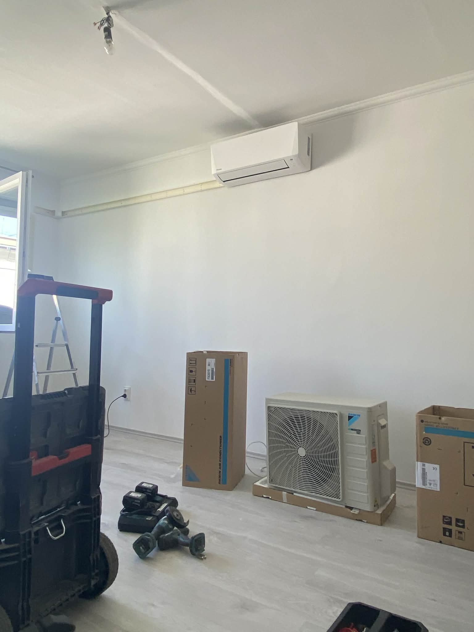 Klímaszerelés előkészítés Miskolcon családi házban