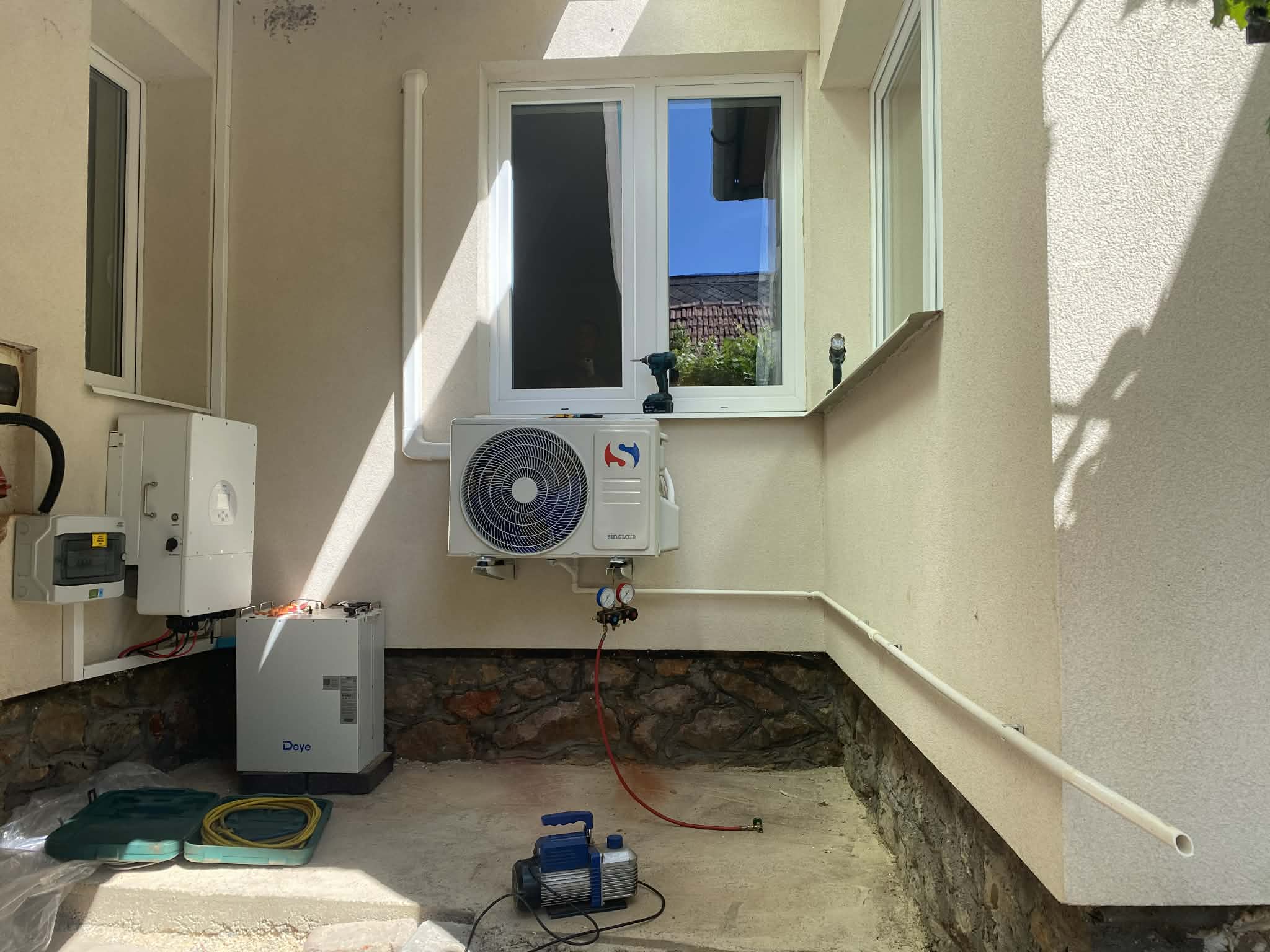 Kültéri klíma telepítés udvaron